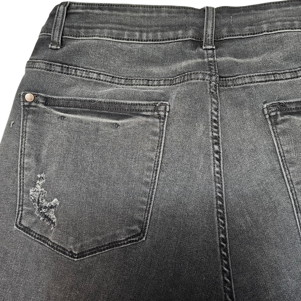 Judy Blue Jeans Emma High Rise Skinny Fit Capris 16W Destroyed Black - Picture 9 of 14